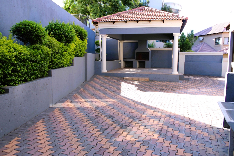 6 Bedroom Property for Sale in Cashan North West